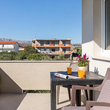 Holiday home Awesome In With Wifi Split
