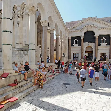 펜션 Awesome In Split With Wifi